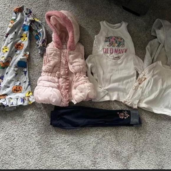 SOLD  Toddler 4T clothes large bundle - Picture 4 of 7